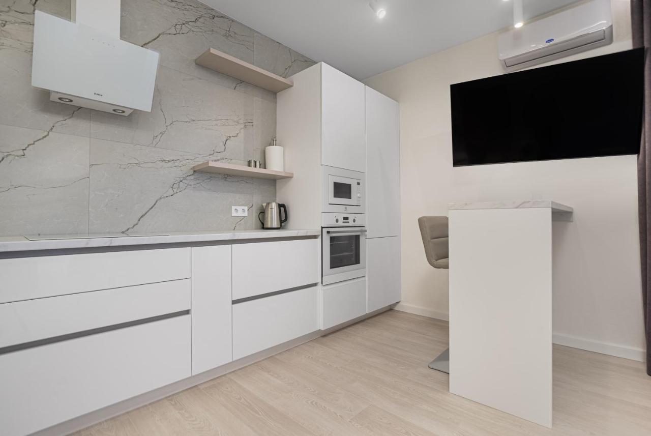 45 Pearl 2-Bedrooms Apartment With Terrace Odesa Exterior photo
