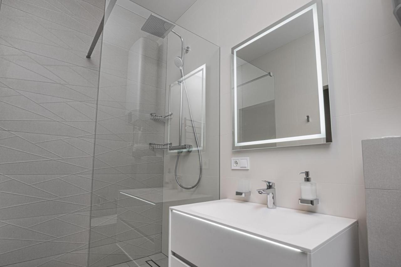 45 Pearl 2-Bedrooms Apartment With Terrace Odesa Exterior photo